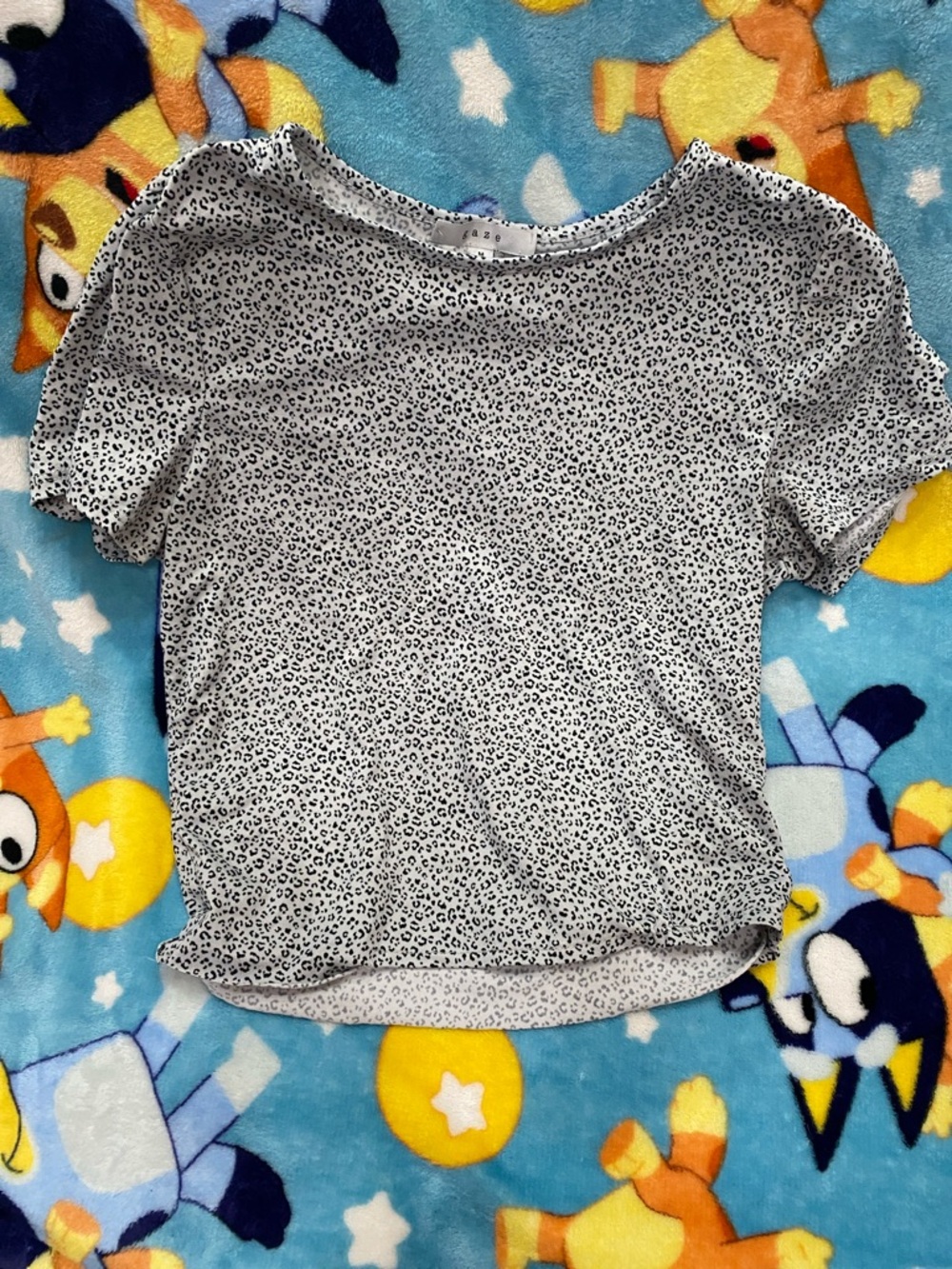 gaze White and Black Leopard Print Crop Top